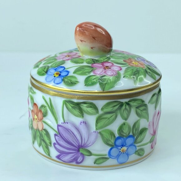 Herend Round Relief porcelain trinket Box With Berry 2.0